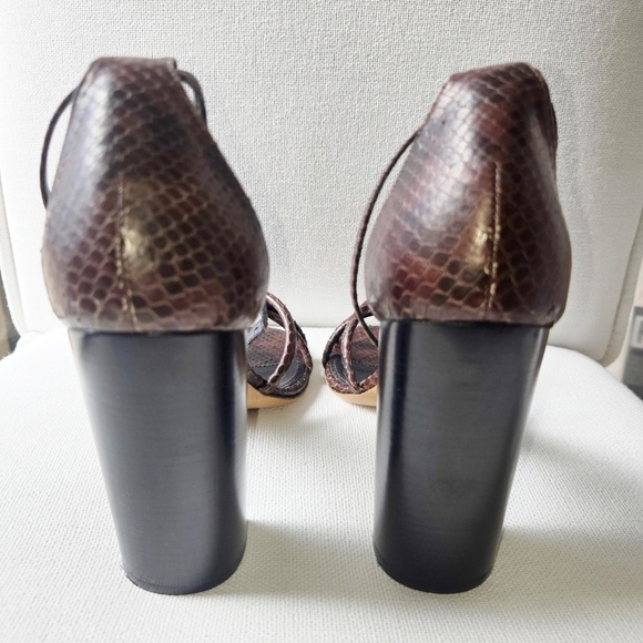 🔥RARE🔥 Authentic Chloé Chocolate Snakeskin Crossover Block Heel Sandals - Picture 5 of 8